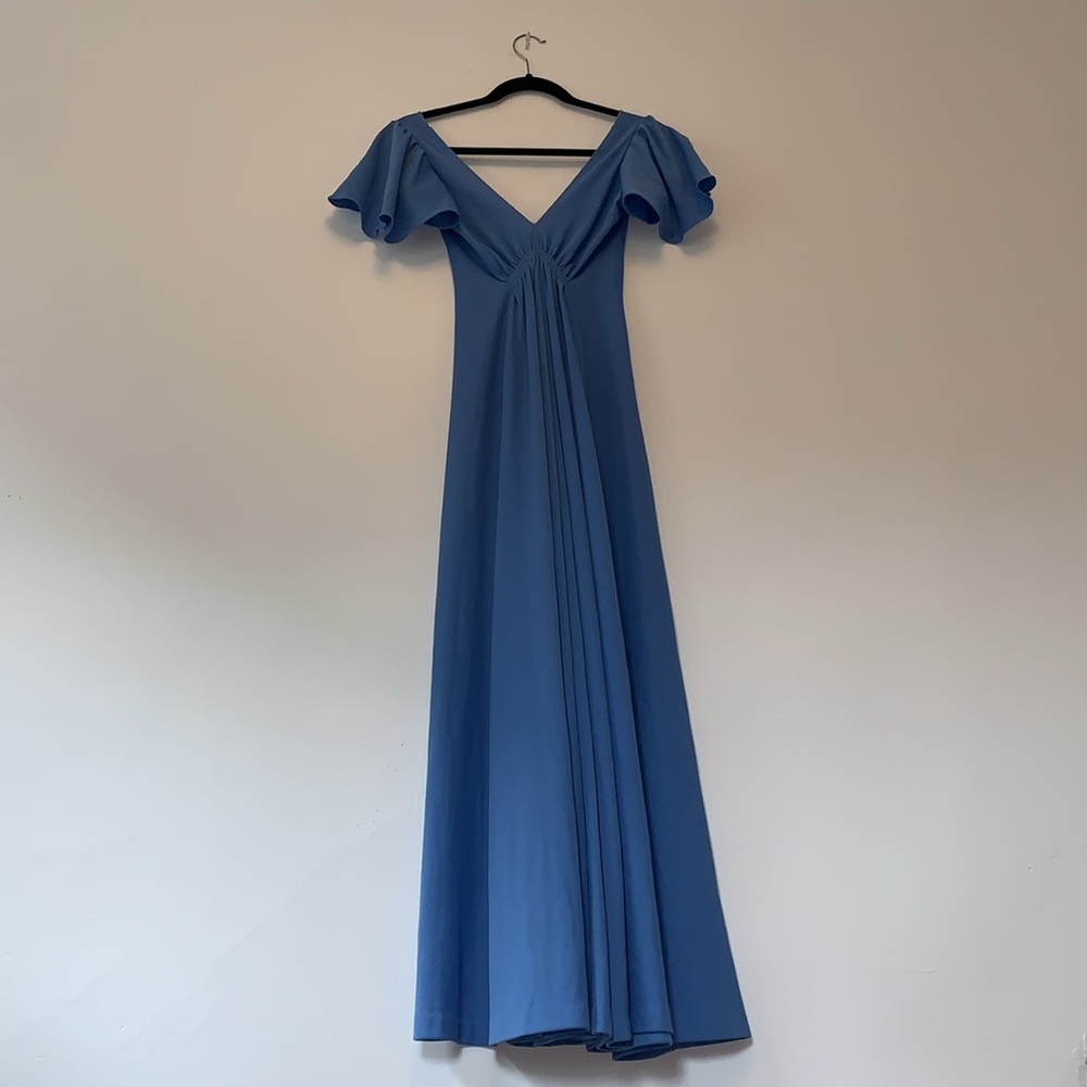 Soft blue Low v-neck  short sleeve gown with zipper in back